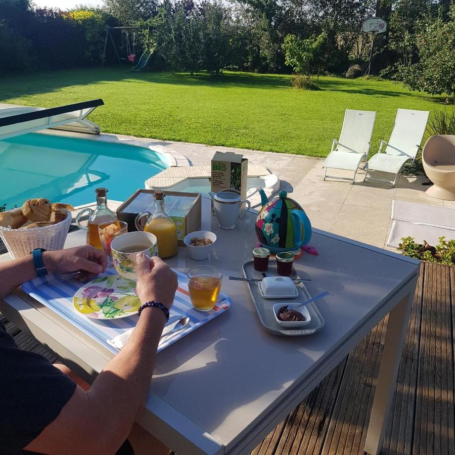 Grande Chambre Entre Caen Et La Mer Chambre Terrasse Jardin Et Piscine Mathieu Bagian luar foto